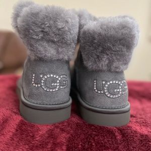 First buyer to offer at $130 can have them. New condition without box Sz 9 (US)